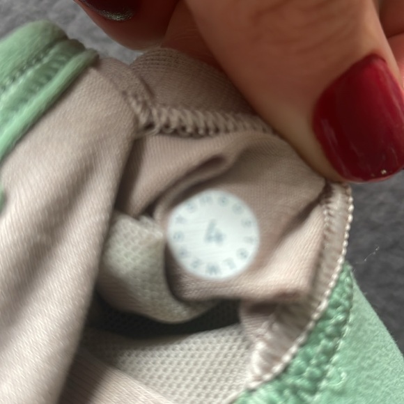 Lululemon sports bra 4 - Picture 4 of 4